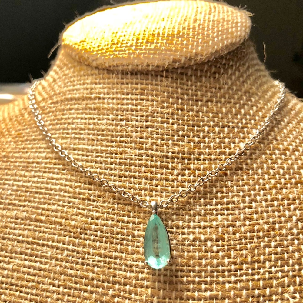 Colombian emerald pendant on white gold chain